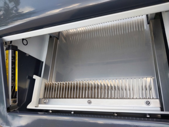 Sinmag Automaat — messenblok detail